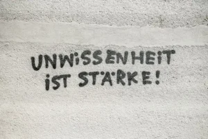 Starke Rohrverstopfung lösen – Methoden gegen hartnäckige Verstopfungen und wann ein Fachbetrieb nötig ist